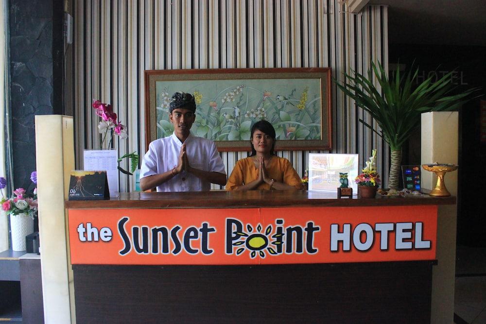 Reddoorz @ Sunset Point Seminyak Hotel Buitenkant foto
