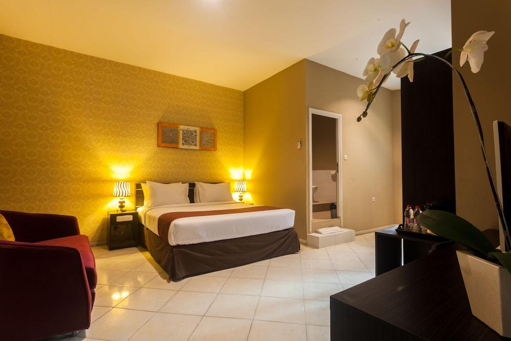 Reddoorz @ Sunset Point Seminyak Hotel Buitenkant foto