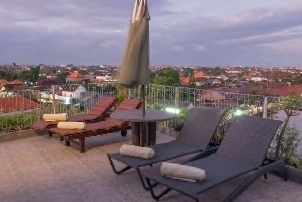 Reddoorz @ Sunset Point Seminyak Hotel Buitenkant foto